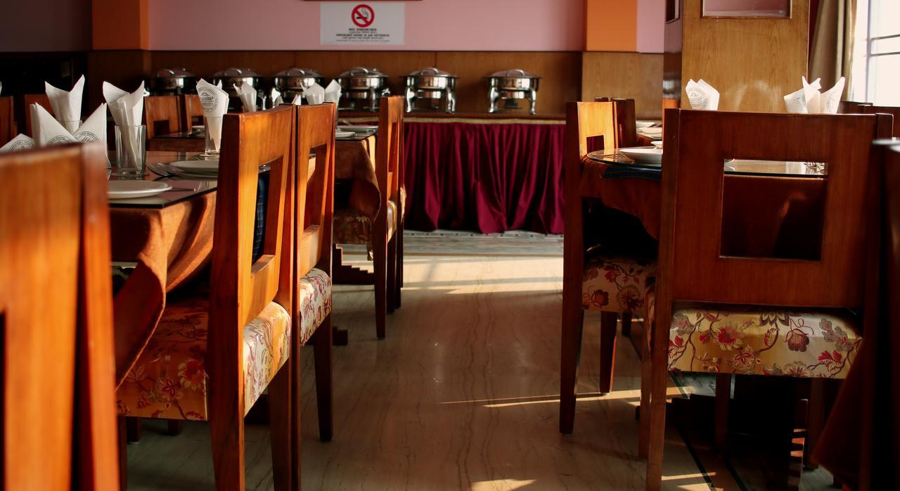 Готель Jain Group Sikkim Continental Ґанґток Екстер'єр фото